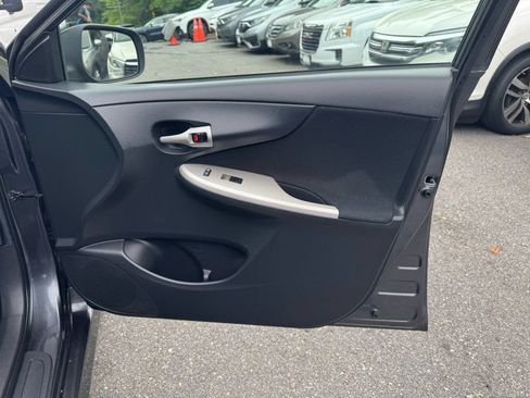Used 2013 Toyota Corolla S FWD image 19