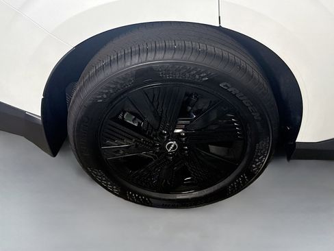 Used 2025 Nissan Murano SV image 33