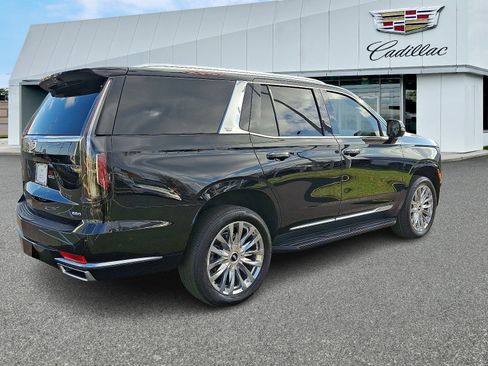 Certified 2024 Cadillac Escalade Premium Luxury image 5