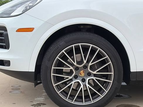 Used 2020 Porsche Cayenne AWD/4WD image 5