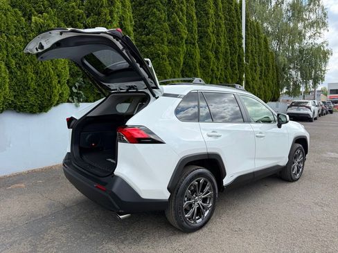 Certified 2023 Toyota RAV4 XLE Premium AWD/4WD image 9