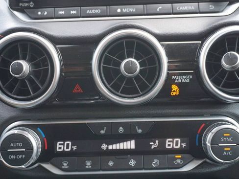 Certified 2023 Nissan Sentra SR w/ SR Premium Package image 19