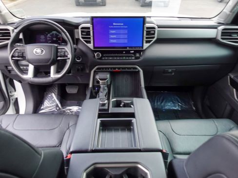 Used 2024 Toyota Tundra Limited image 29