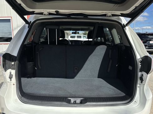 Used 2016 Toyota Highlander Limited image 8