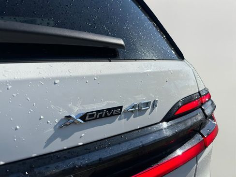 Used 2026 BMW X7 xDrive40i image 15