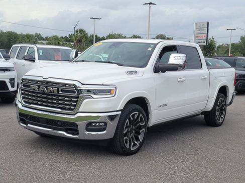 Used 2025 RAM 1500 Limited AWD/4WD image 2