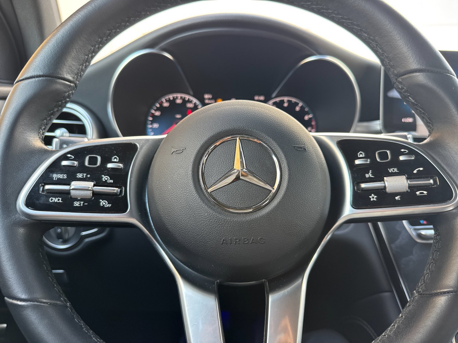 Used 2020 Mercedes-Benz GLC 300 image 22