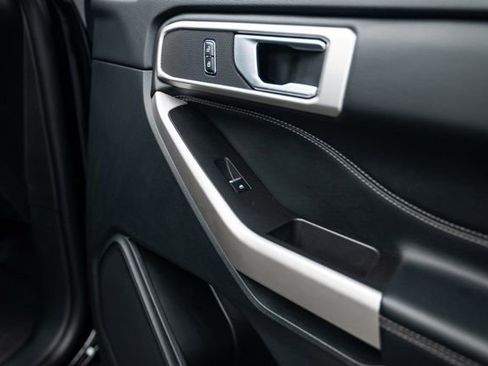 Used 2023 Ford Explorer XLT w/ Equipment Group 202A image 28