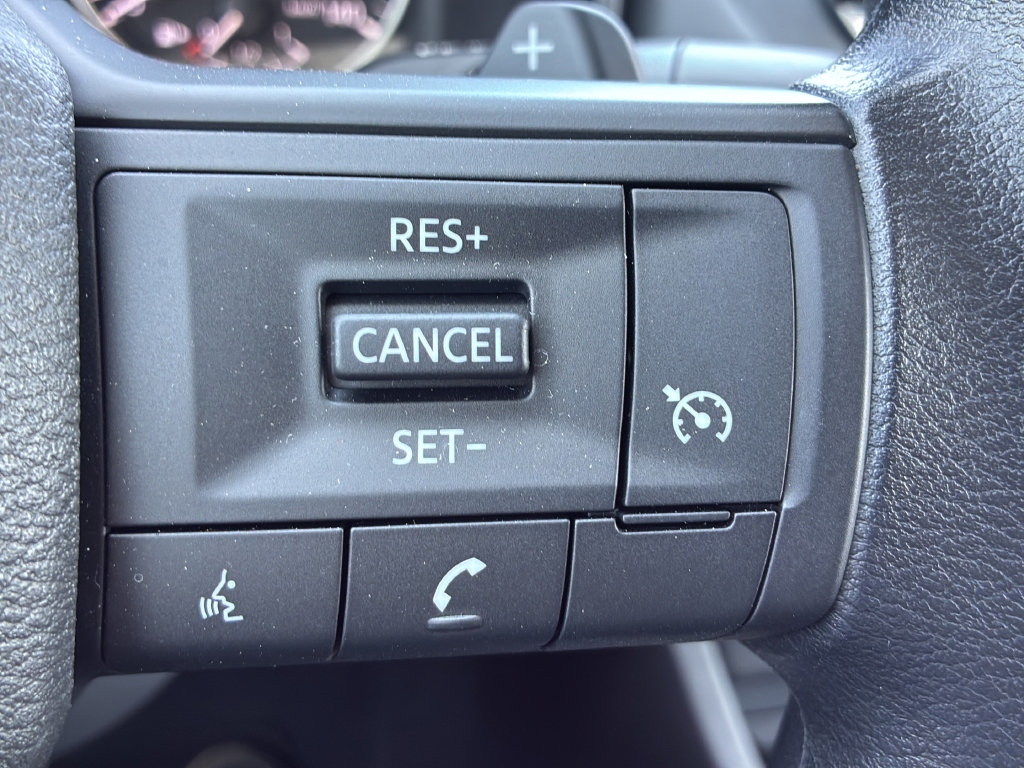 Used 2025 Nissan Rogue S FWD image 37