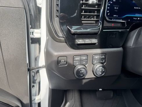 Certified 2024 Chevrolet Silverado 1500 ZR2 w/ Technology Package AWD/4WD image 17