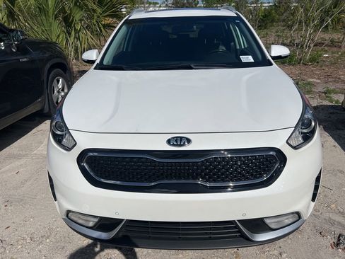 Certified 2017 Kia Niro Touring image 2