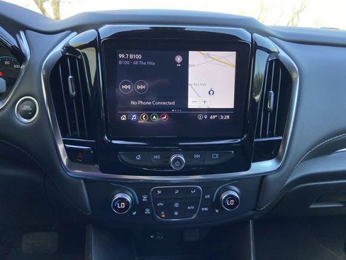 Used 2023 Chevrolet Traverse LT w/ LT Premium Package AWD/4WD image 21