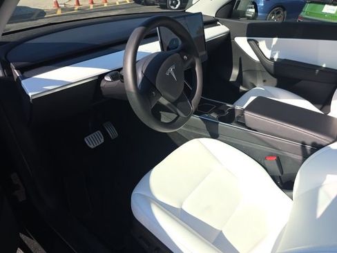 Used 2021 Tesla Model Y Performance image 17