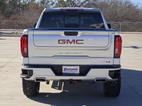 Used 2022 GMC Sierra 1500 AT4 w/ AT4 Premium Package AWD/4WD image 7
