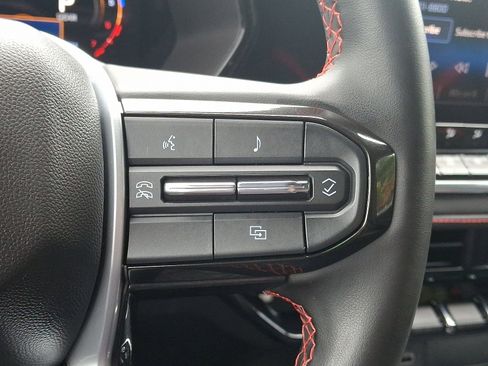 Used 2024 Chevrolet Colorado Z71 w/ Z71 Convenience Package 2 image 21