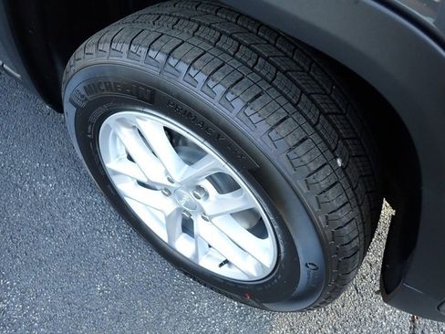 New 2025 Jeep Grand Cherokee Laredo X image 10