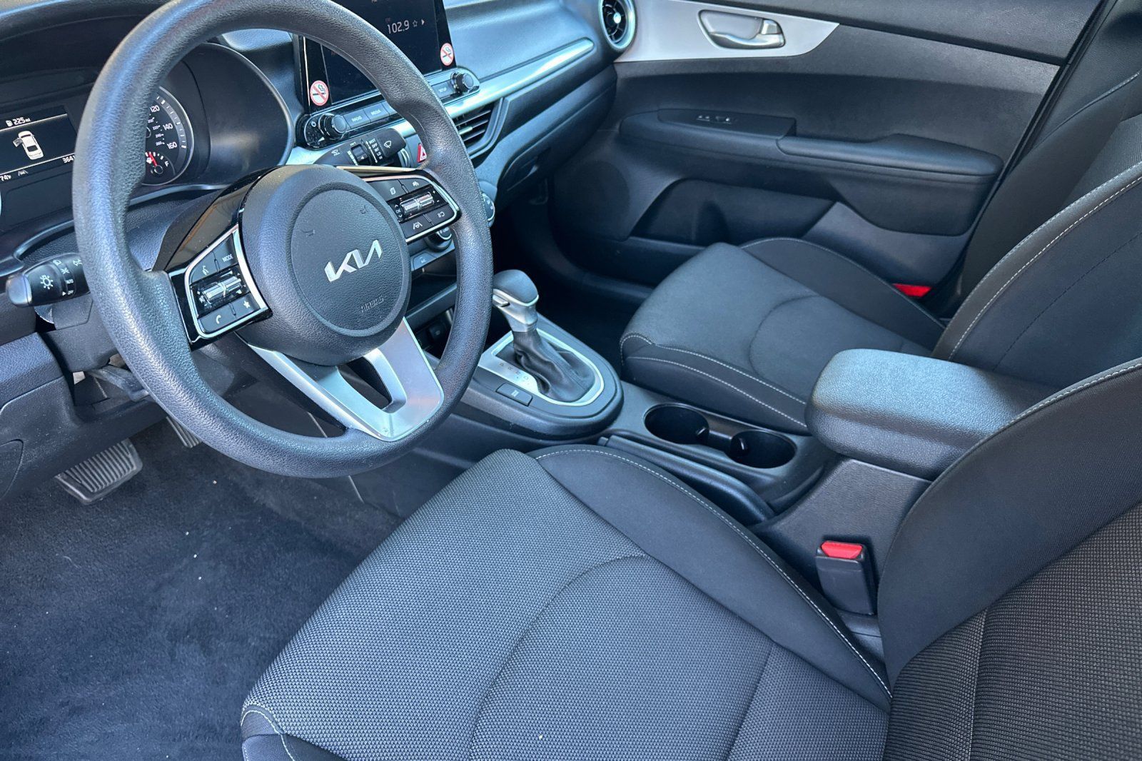 Used 2024 Kia Forte LXS FWD image 9