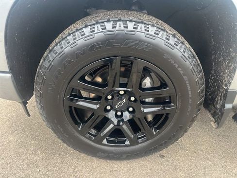 Used 2023 Chevrolet Silverado 1500 RST image 3