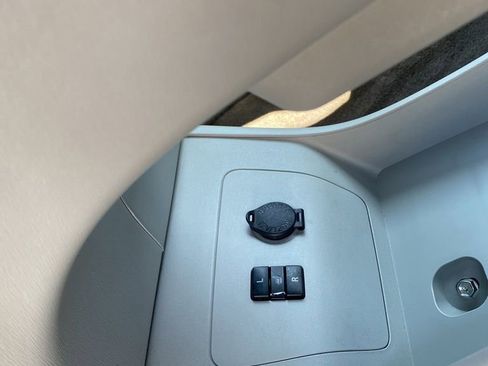 Used 2010 Toyota Prius Five FWD image 38