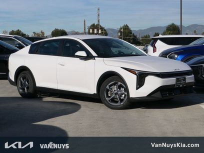 New 2025 Kia K4 LXS