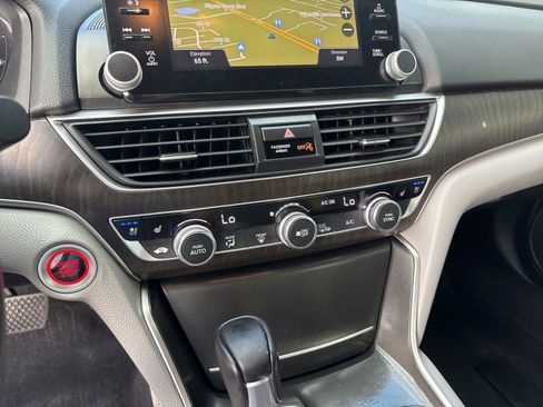Used 2018 Honda Accord Touring image 28