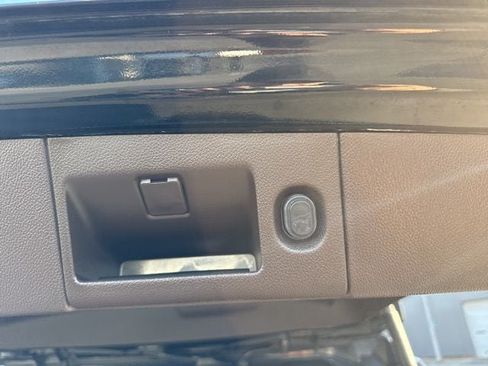 Used 2018 GMC Yukon Denali w/ Denali Ultimate Package AWD/4WD image 37
