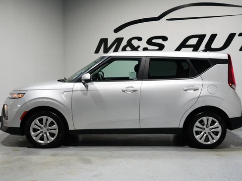 Used 2021 Kia Soul LX image 5