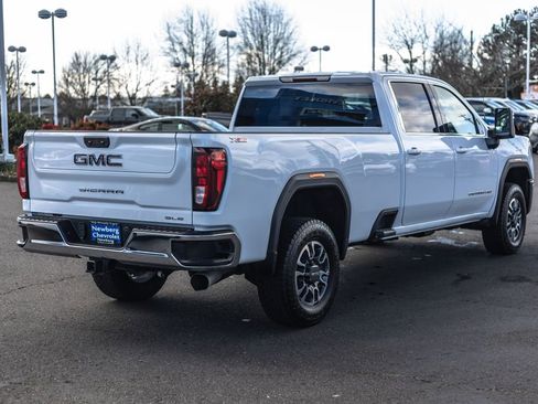 Used 2024 GMC Sierra 3500 SLE w/ SLE Convenience Package image 9