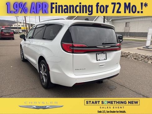New 2026 Chrysler Pacifica Pinnacle w/ Trailer Tow Group image 4