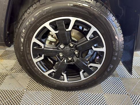 Used 2023 Jeep Renegade Trailhawk w/ Sun/Sound Group AWD/4WD image 7