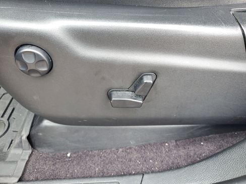 Used 2018 Jeep Grand Cherokee Laredo image 8