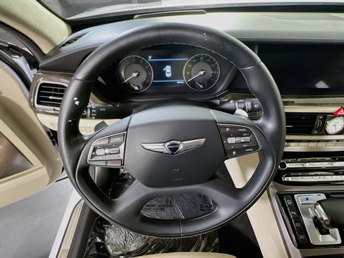 Used 2019 Genesis G90 3.3T Premium RWD image 11