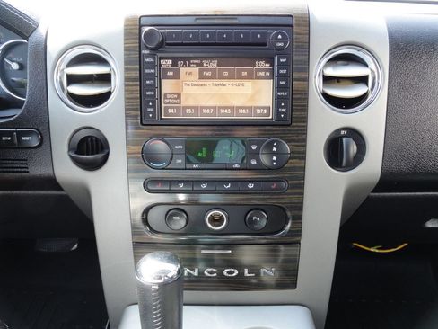 Used 2007 Lincoln Mark LT 2WD image 15