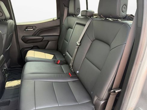 Used 2024 Chevrolet Colorado LT w/ LT Convenience Package III AWD/4WD image 15