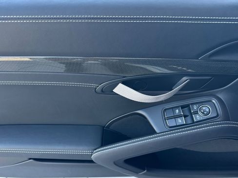 Certified 2016 Porsche 911 R RWD image 12