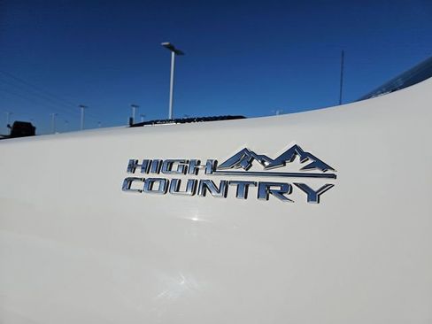 Used 2024 Chevrolet Silverado 2500 High Country w/ Z71 Off-Road Package AWD/4WD image 31