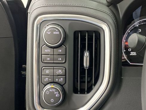 Used 2022 Chevrolet Silverado 1500 LT Trail Boss image 16