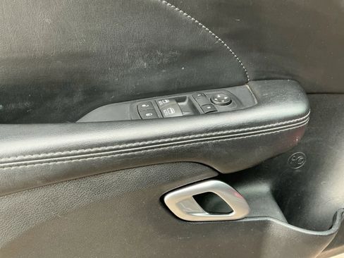 Used 2017 Dodge Challenger GT w/ Driver Convenience Group image 9