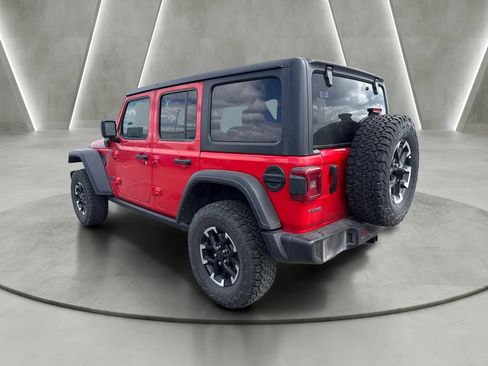Used 2025 Jeep Wrangler Unlimited Rubicon 4xe w/ Convenience Group AWD/4WD image 5