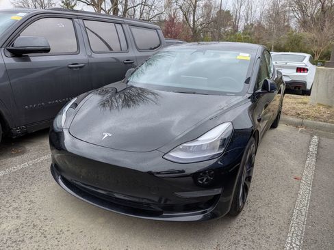 Used 2023 Tesla Model 3 Performance image 3