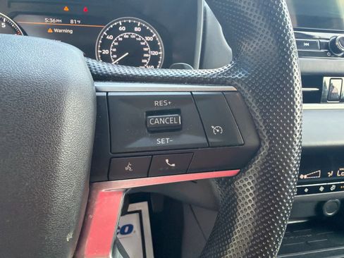 Used 2025 Mitsubishi Outlander ES FWD image 16