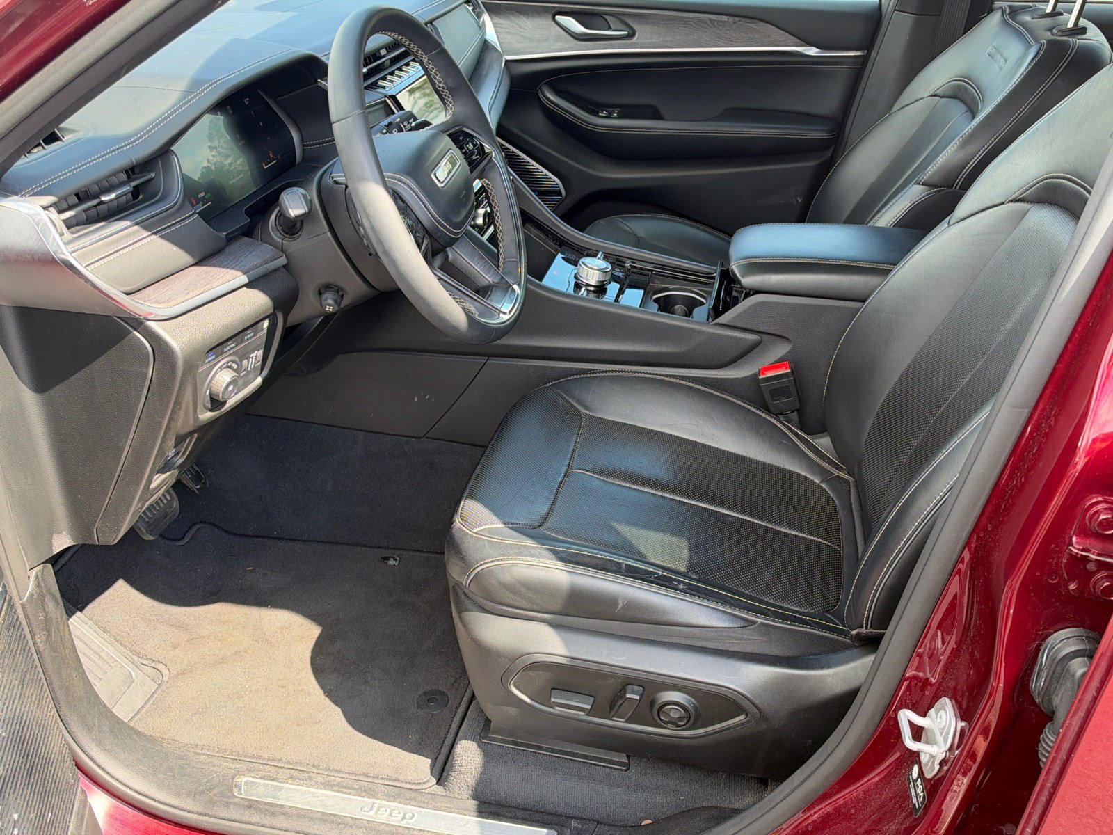 Used 2022 Jeep Grand Cherokee Overland AWD/4WD image 9