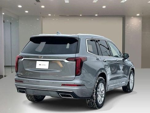 Used 2025 Cadillac XT6 Luxury AWD/4WD image 4