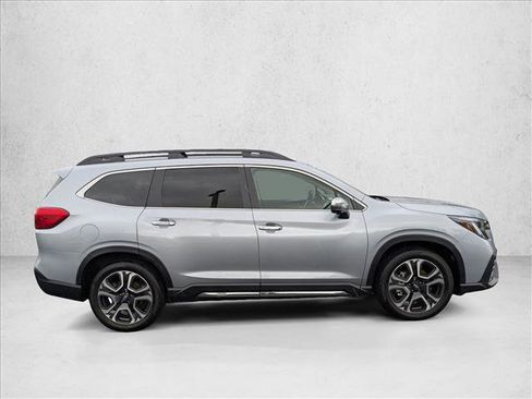Used 2023 Subaru Ascent Touring AWD/4WD image 4