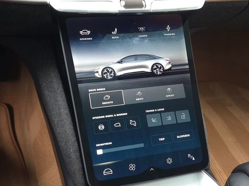 Used 2023 Lucid Air Touring image 32