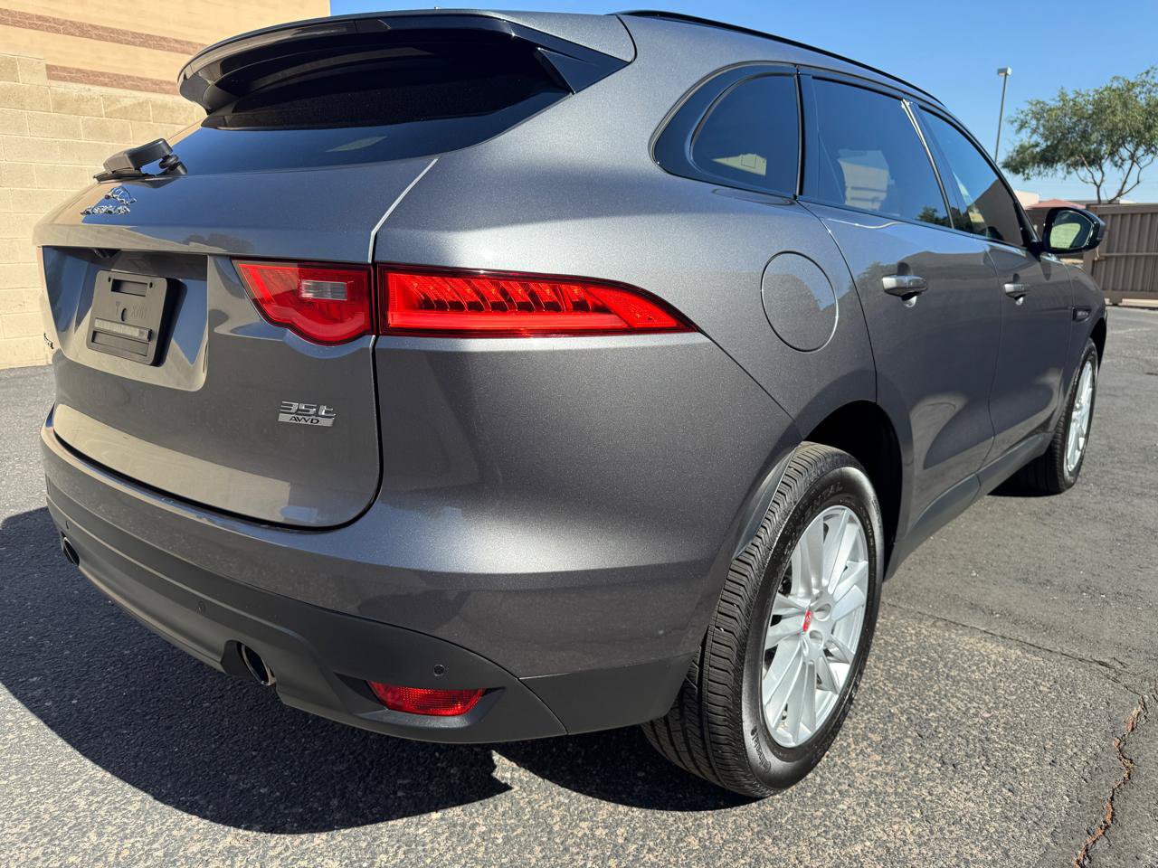 Used 2017 Jaguar F-PACE Prestige AWD/4WD image 8
