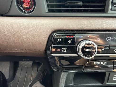 Used 2025 Honda Pilot Elite image 21