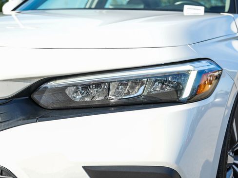 Used 2023 Honda Civic EX image 5