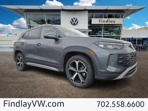 New 2025 Volkswagen Tiguan SE image 1