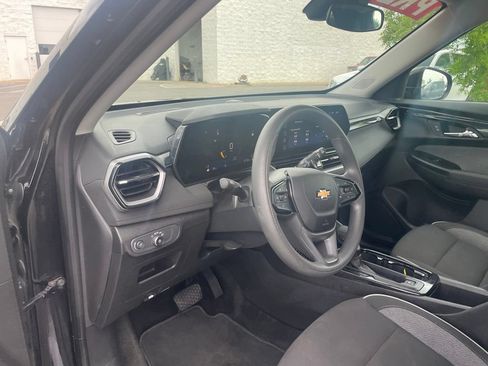 Used 2025 Chevrolet TrailBlazer LT FWD image 9